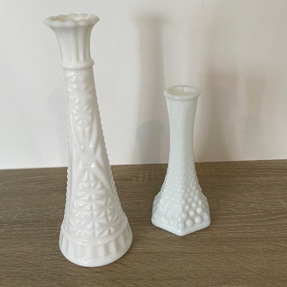 2pcs Milk glass bud vase Vintage - Picture 1 of 4